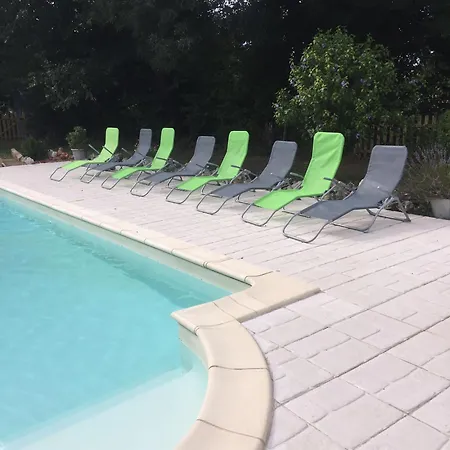 Дом отдыха Paisible Avec Piscine