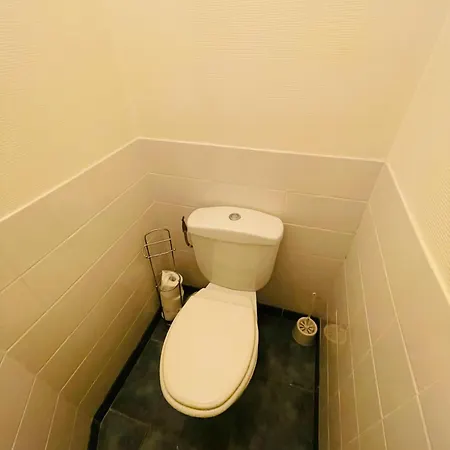 Paisible Avec Piscine Дом отдыха *