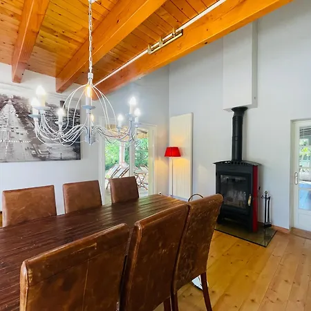 Nyaraló Paisible Avec Piscine *