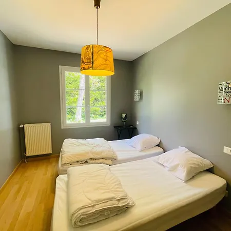 Paisible Avec Piscine Nyaraló *