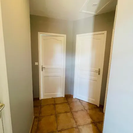 Paisible Avec Piscine Bercloux