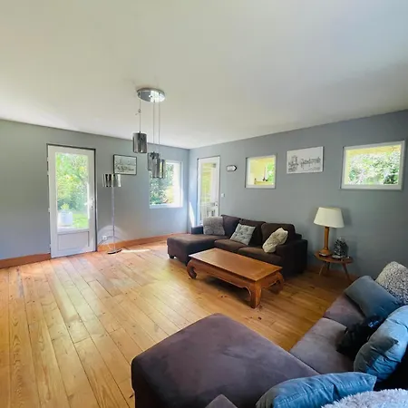 Nyaraló Paisible Avec Piscine