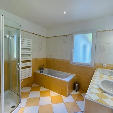 Paisible Avec Piscine Дом отдыха Bercloux