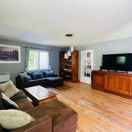 Paisible Avec Piscine Дом отдыха