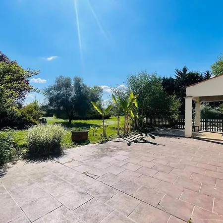 Paisible Avec Piscine Дом отдыха Bercloux