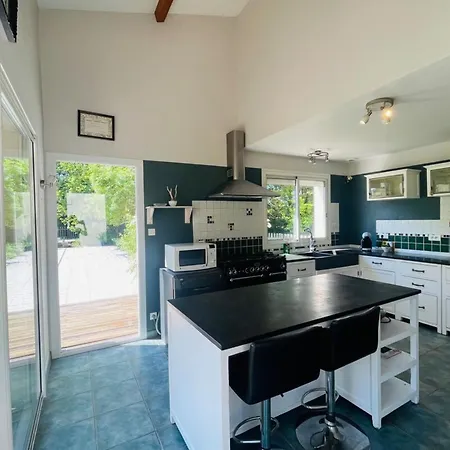 Paisible Avec Piscine Дом отдыха Bercloux