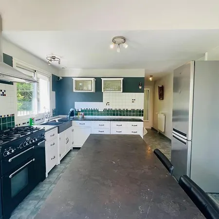 Paisible Avec Piscine Bercloux