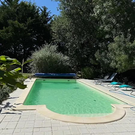 Дом отдыха Paisible Avec Piscine