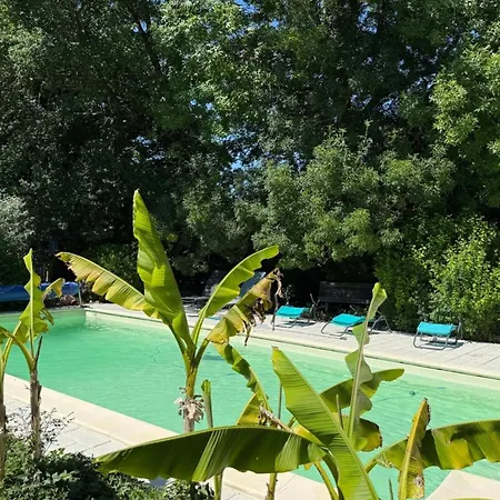 Paisible Avec Piscine Bercloux