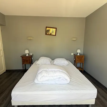 Paisible Avec Piscine Bercloux