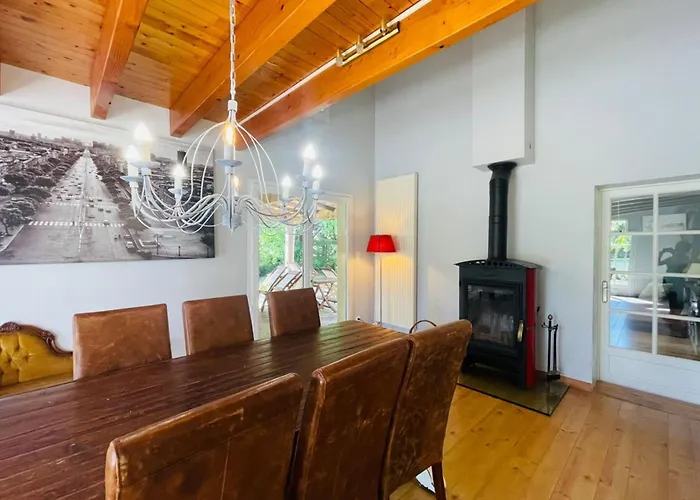 Paisible Avec Piscine بيت للعطل