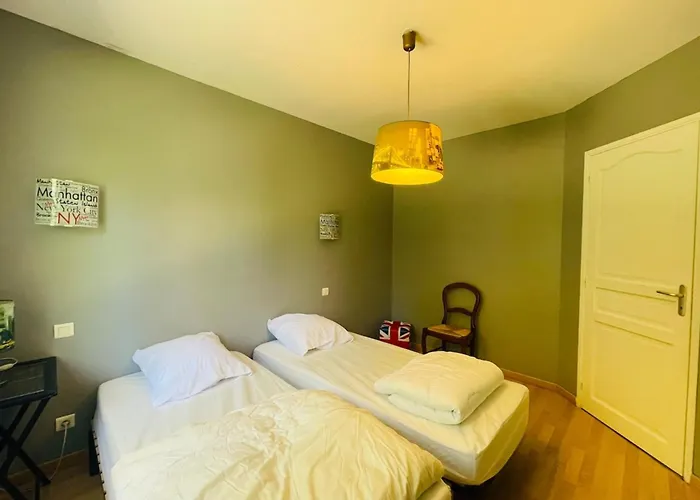 بيت للعطل Paisible Avec Piscine Bercloux