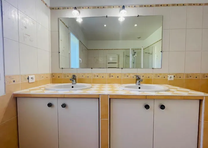 Paisible Avec Piscine