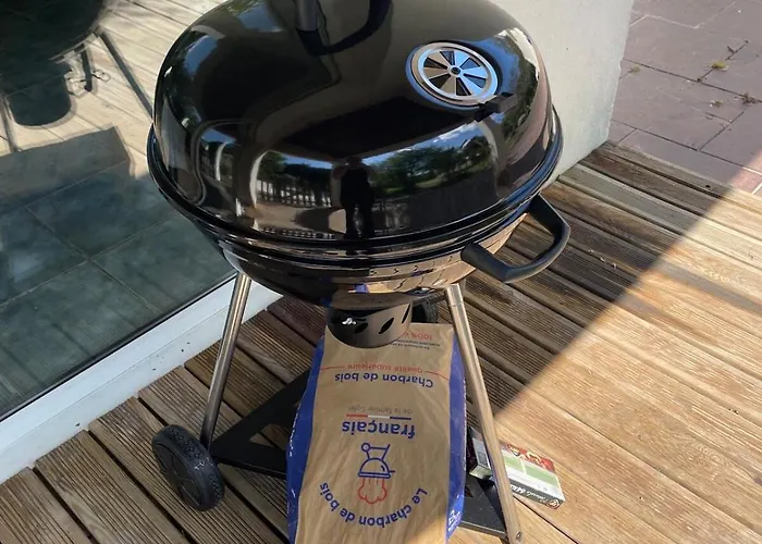 Paisible Avec Piscine Bercloux