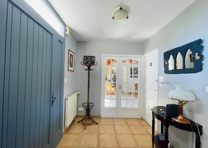 بيت للعطل Paisible Avec Piscine Bercloux