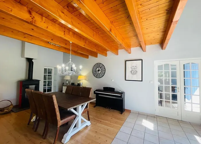 Paisible Avec Piscine *