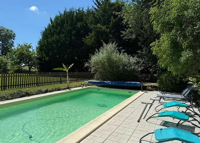 Paisible Avec Piscine *