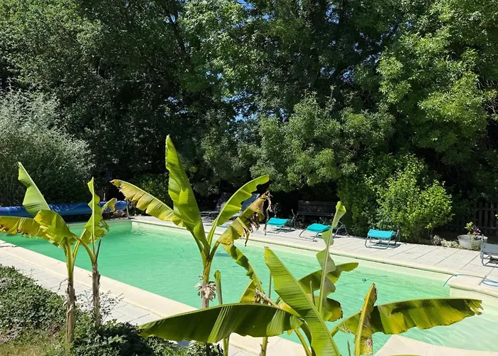 Paisible Avec Piscine Bercloux