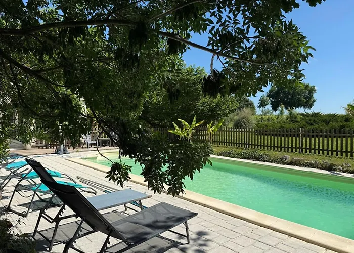 Paisible Avec Piscine * Bercloux