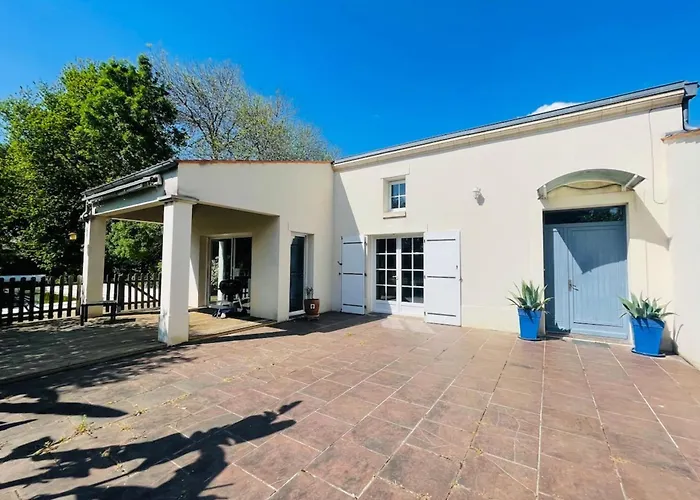 Paisible Avec Piscine * Bercloux