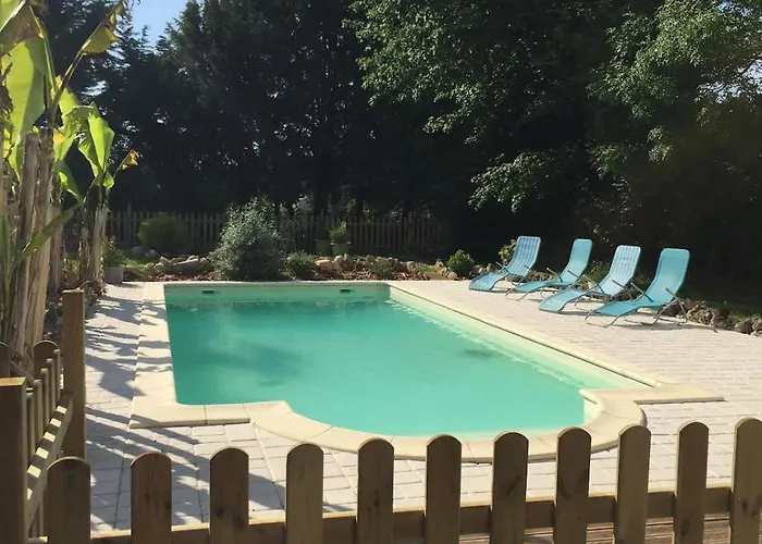 Paisible Avec Piscine بيت للعطل