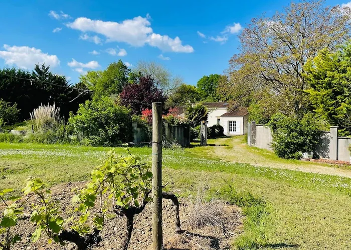 Paisible Avec Piscine بيت للعطل